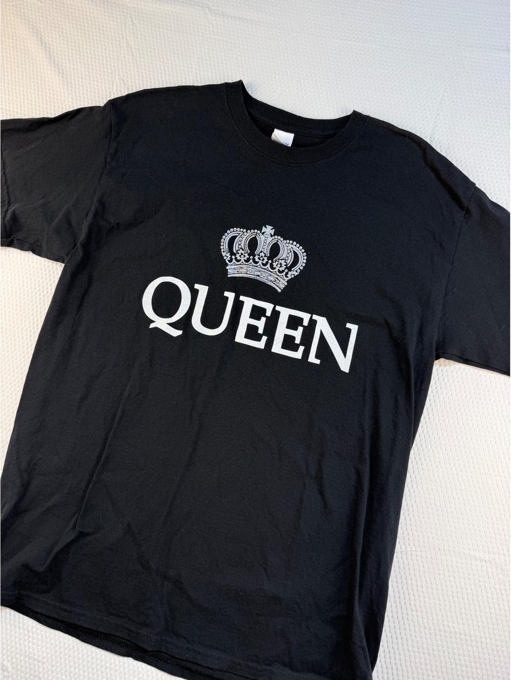 Gildan Heavy Cotton Queen Crown Graphic T Shirt Large Black White Y2K Statement
